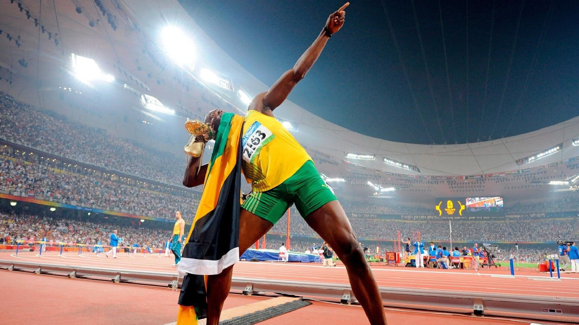 “三叉湖飞盘赛：全速投掷与精准接盘的极限比拼”